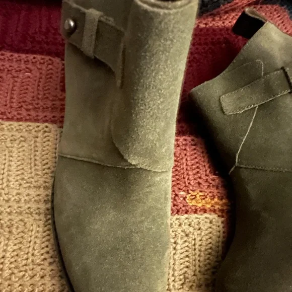 Wedge suede booties - Picture 1 of 5